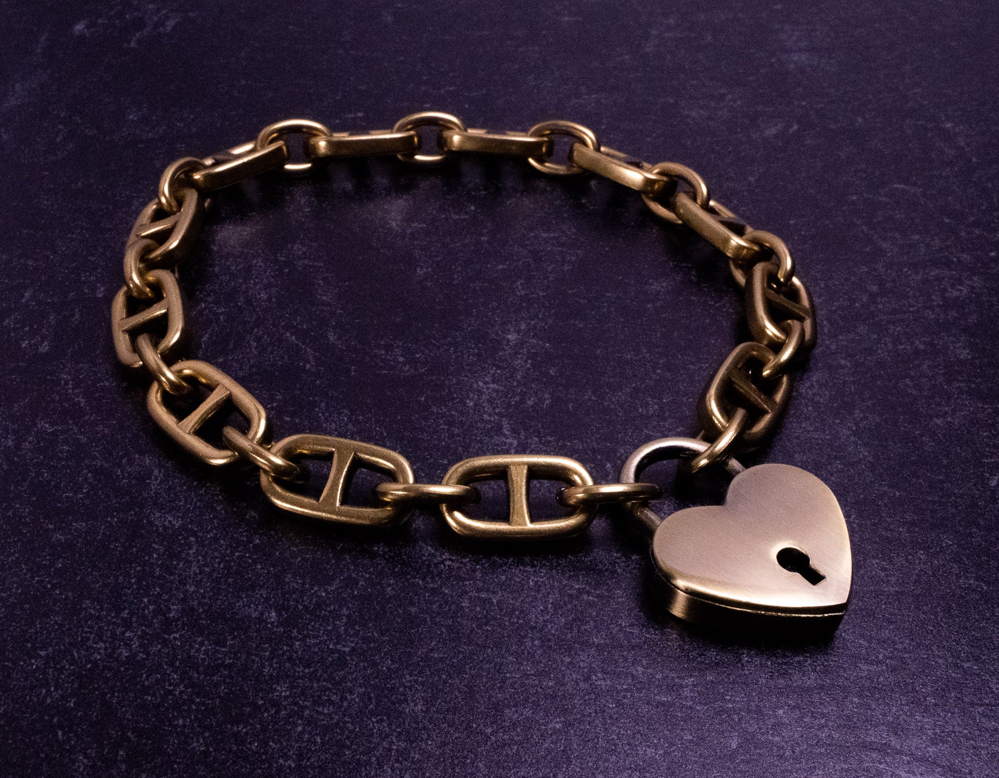 Discreet Day Collar - Chunky Chain Heart Locked Choker