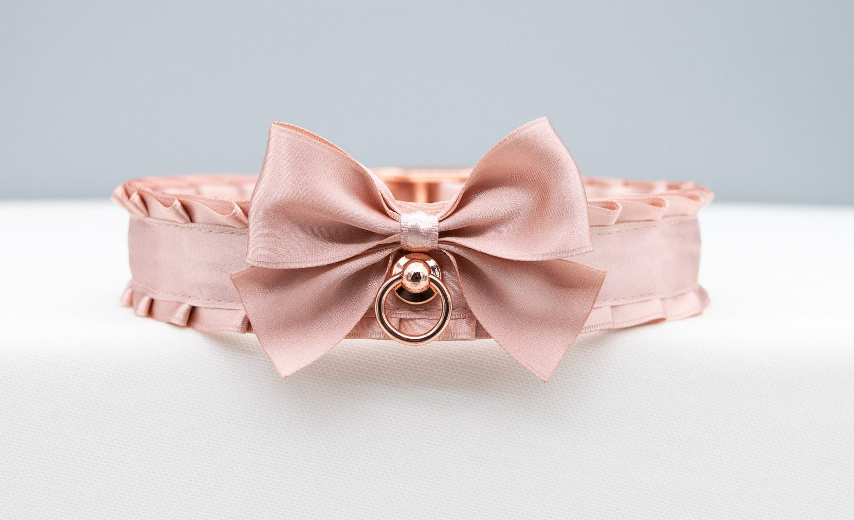 Minimal Rose Gold Luxury Collar